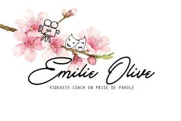 Fleurs roses avec caméra et masques, texte "Emilie Olive, vidéaste-coach en prise de parole".