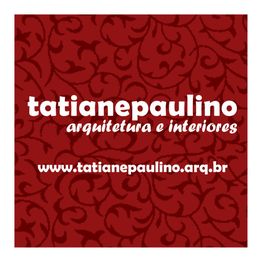 Logo vermelha com texto: "tatianepaulino arquitetura e interiores" e site.