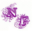 Buchstaben "N" und "P" in lila mit dekorativen floralen Elementen.