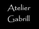 Schwarzer Hintergrund mit weißem Text: "Atelier Gabrill".