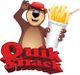 Orso con cappello rosso tiene patatine fritte. Testo rosso: "Quik Snack".