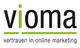 Logo mit Text "vioma - vertrauen in online marketing" in schwarzer und grüner Schrift.