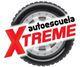 Logo de "Autoescuela Xtreme" con fondo de llanta de coche.