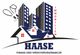 Logo: Hochhäuser, ein Hase, Schriftzug "HAASE", Text "IMMOBILIEN" und "FINANZ- UND VERSICHERUNGSMAKLER".