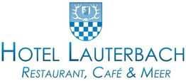 Blau-weißes Wappen über dem Text "Hotel Lauterbach, Restaurant, Café & Meer".
