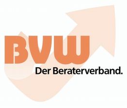 Logo mit den Buchstaben "BVW" und dem Text "Der Beraterverband" vor einem aufsteigenden Pfeil.