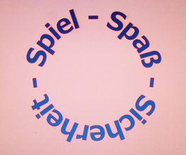 Spiel Spaß Sicherheit Logo