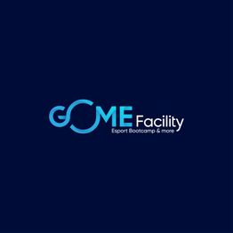 Logo mit blauem Text „GOME Facility“ und Untertitel „Esport Bootcamp & more“ auf dunklem Hintergrund.