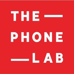 Rood logo met witte tekst: "The Phone Lab".