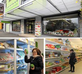 Außenansicht eines Geschäfts; innen Frauen, die Obst besichtigen und Regale mit Lebensmitteln.