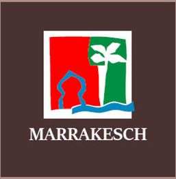 Logo mit Palmbaum, Gebäudeumriss und Schriftzug "Marrakesch" auf braunem Hintergrund.