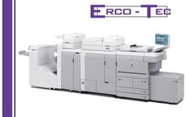 Großer Büro-Kopierer in Weiß mit mehreren Fächern und einem Bildschirm.