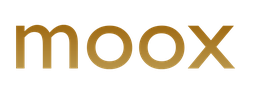 Text "moox" in goldener Schrift auf transparentem Hintergrund.