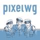 Drei Uniformierte lächeln vor dem Schriftzug "pixelwg".