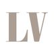 Lettres "LV" en beige sur fond blanc.