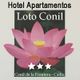 "Fondo de loto rosa con texto 'Hotel Apartamentos Loto Conil, 3 estrellas, Cádiz'."