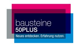 Logo mit Text: "bausteine 50PLUS. Neues entdecken. Erfahrung nutzen." in farbigen Rechtecken.