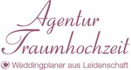 Textlogo: "Agentur Traumhochzeit" und "Weddingplaner aus Leidenschaft" in eleganter Schrift.