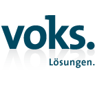 Logo mit dem Wort "voks." in blau und darunter "Lösungen." auf weißem Hintergrund.