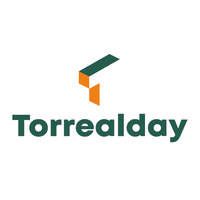 Logo de "Torrealday" con diseño geométrico en verde y naranja sobre fondo blanco.