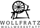 Spinnrad-Logo mit Text "Wollfratz Wollwerkstatt" darunter, schwarz-weißes Design.