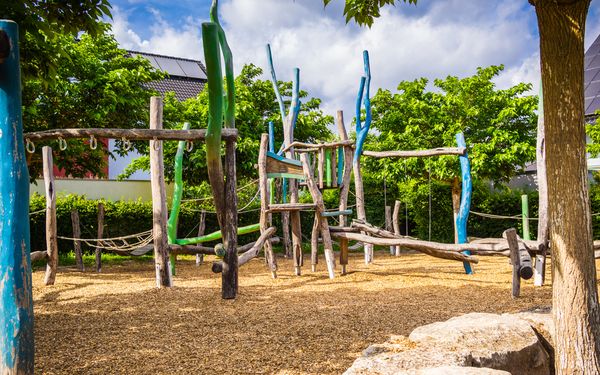 Spielplatz mit Rindermulch