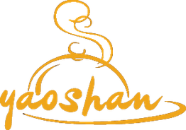 Skizziertes Buddha-Motiv mit Dampf-Akzent und geschwungener Schrift auf orangefarbenem Hintergrund.