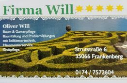 Visitenkarte mit Firmenname "Firma Will", Kontaktinfos und Bild eines kunstvollen Buchsbaumgartens.