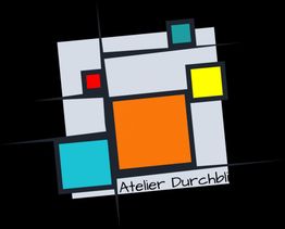Abstraktes Logo mit farbigen Quadraten und Rechtecken, Text: "Atelier Durchbla".