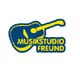 Logo mit gelber Gitarre und Text "MUSIKSTUDIO FREUND" in blauer Schrift.