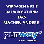 Blauer Hintergrund mit schriftlichem Zitat und dem Logo "purway Crystal Group".