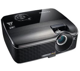 Projetor preto com botões no topo e lente frontal, marca ViewSonic visível.