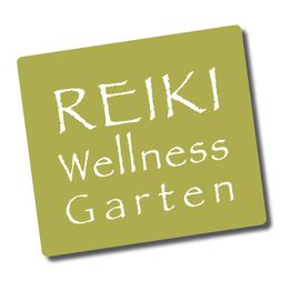 Grünes Schild mit der Aufschrift "REIKI Wellness Garten" in weißer Schrift.