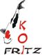 Koi-Fisch-Logo mit dem Schriftzug "Koi Fritz", Fisch grafisch dargestellt in Schwarz und Rot.