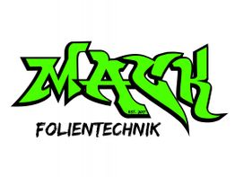 Grüner Schriftzug "Mack Folientechnik" auf weißem Hintergrund, mit schwarzem Rand.