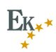 Buchstaben „Ek“ mit vier goldenen Sternen daneben auf weißem Hintergrund.