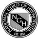 Schwarz-weiße Plakette der National Guild of Hypnotists mit "NGH" in der Mitte, Gründungsjahr 1951.