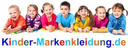 Kinder in bunter Kleidung liegen nebeneinander, darüber Text: Kinder-Markenkleidung.de.