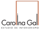 Logo de estudio de interiorismo "Carolina Gal" con diseño geométrico en tonos terracota.