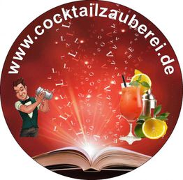 Roter Hintergrund, Cocktail, Barkeeper, Text "www.cocktailzauberei.de", Buch und sprühende Buchstaben.