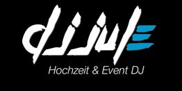Logo mit Schriftzug "djjuize", darunter "Hochzeit & Event DJ", auf schwarzem Hintergrund.