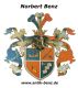 Wappen mit Helm, Krone und Federn, darunter der Name "Norbert Benz" und die URL "www.antik-benz.de".