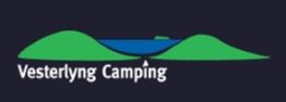 Logo for Vesterlyng Camping med grønne bjerge og en blå flod.