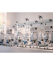 Filari di ventilatori medici allineati in una sala ospedaliera ben illuminata.