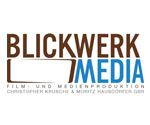 Logo von Blickwerk Media: "Film- und Medienproduktion" in braun und blauem Text auf weißem Hintergrund.
