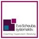 Alt-Text: Logo mit farbigen Quadraten, Text: "Eva Scheuba. systemaktiv. Coaching | Supervision | Beratung".