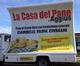 Un camion pubblicitario promuove il pane di "La Casa del Pane di Aggius" con vari tipi di pane.