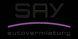 Schwarzes Logo mit "SAY" in Grau und "autovermietung" darunter. Lila Bogen trennt die Elemente.