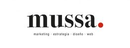Logotipo de "mussa" en negro con un punto rojo. Texto abajo: marketing, estrategia, diseño, web.