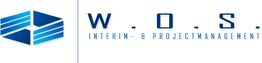 Logo von W.O.S. mit Text "Interim- & Projectmanagement" und blauer geometrischer Grafik.
